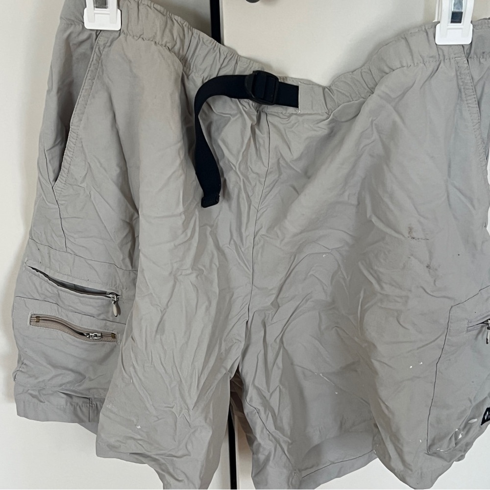 Columbia shorts Tan SZ Medium Zip Pockets